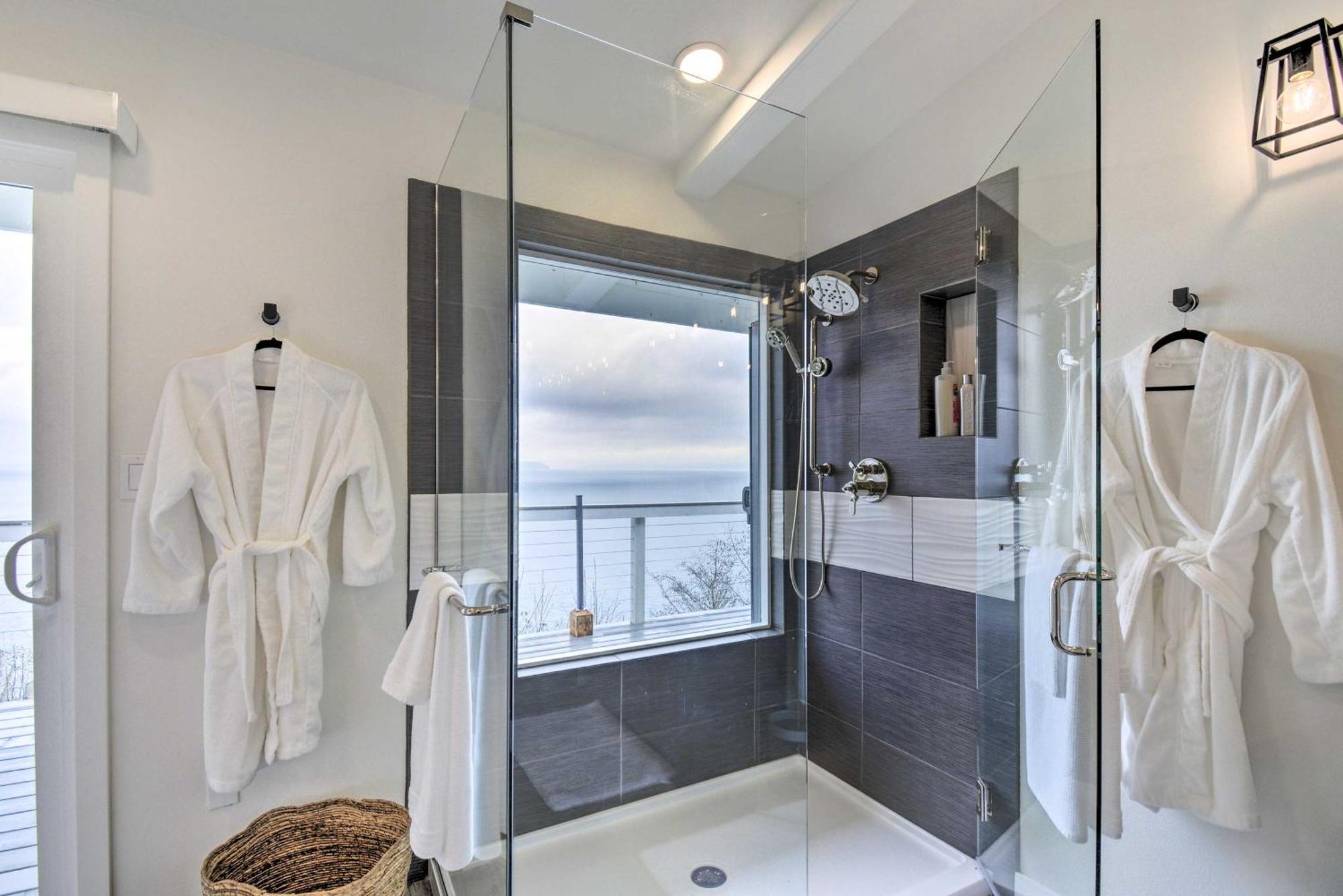 Waterfront Kingston Getaway On Puget Sound! Villa Exterior photo